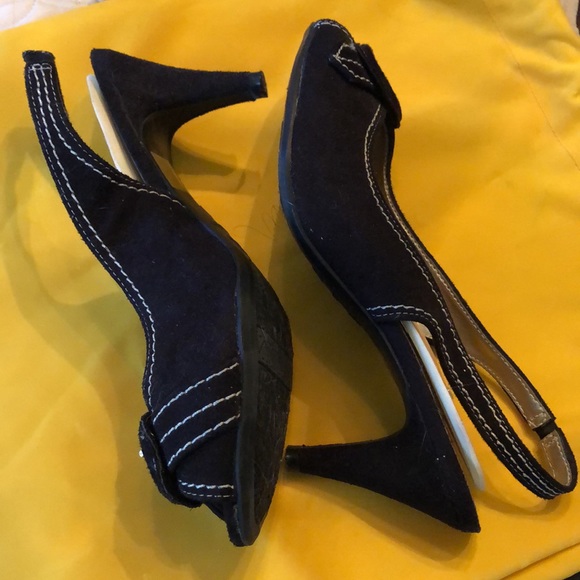 💥Predictions faux suede fabric upper, open toe, stretch back strap sandals - Picture 4 of 13